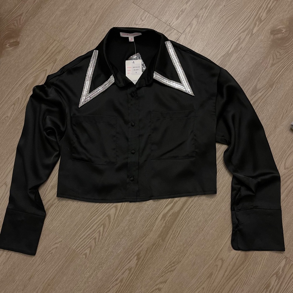 Women’s button down crop top